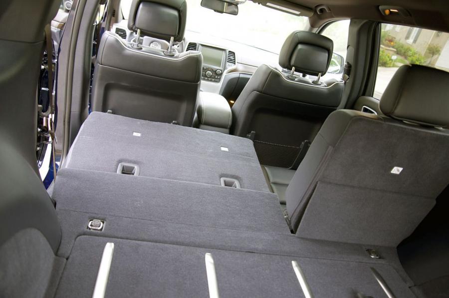  Jeep Grand Cherokee Overland 2014 года  (фото 25 из 34)
